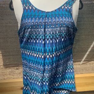 unique spectrum top tank style size medium
